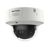 Domo IP 8 Megapixel / Lente Mot. 2.8 a 12 mm /  DARKFIGHTER / WDR 120 dB / IK10 / 30 mts IR / Conteo Facial / Detección Facial / Interior / PoE / Búsqueda por Atributos / Micrófono Integrado / Micro SD