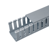Canaleta Ranurada de PVC con Tapa, Tipo F, 44.5 mm de Ancho, 104.1 mm de Alto y 2 m de Largo, Color Gris